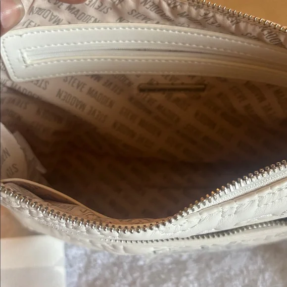 Steve Madden Cream Clutch with Lipstick Set - Picture 4 of 5